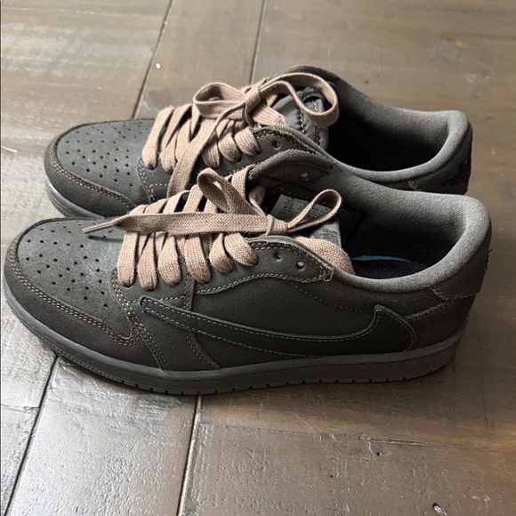 Jordan 1 low Travis Scott velvet brown Nike Men's Sneakers - Picture 11 of 11